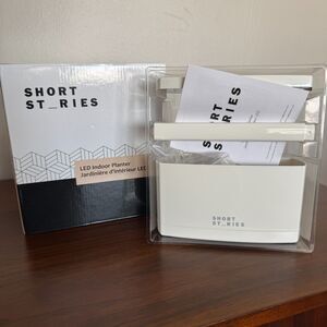 NIB Short Stories LED Indoor Planter Grow Light Kit – New in Box